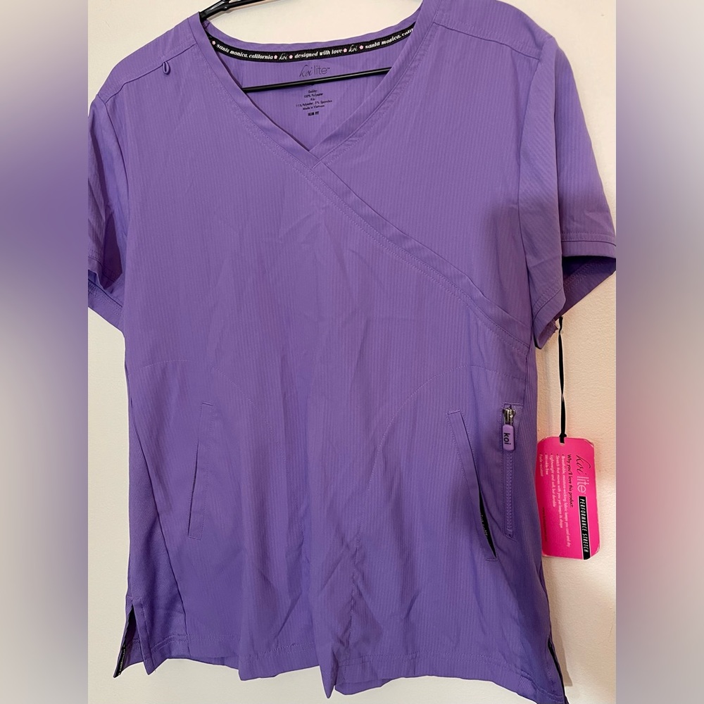NEW w tags scrubs top for women brand new never been worn with tags size large
